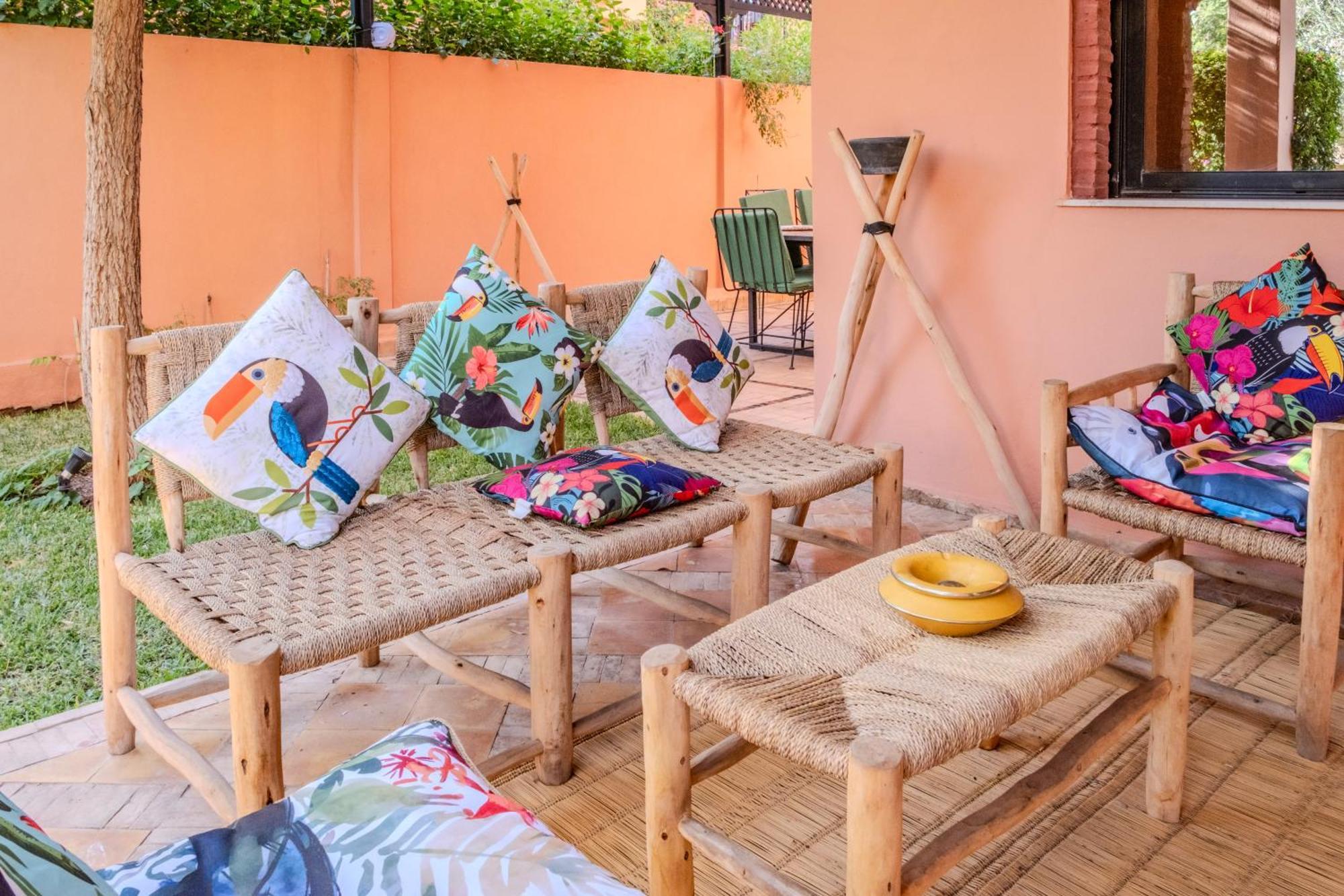 Luxury With Pool, Garden & Gated Security Villa *